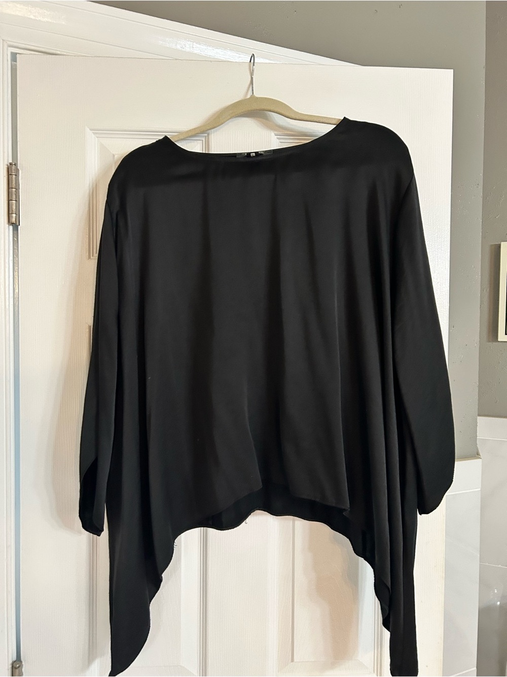 Karen Kane Women’s Black Draped Long-Sleeve Top